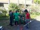 Progetto Comunit-Azione a Nichelino, gli studenti della media Silvio Pellico riqualificano il cortile della loro scuola