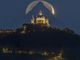!'Cattedrale, montagna, Luna!, la foto di Valerio Minato