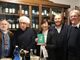 presentazione con persone in piedi