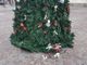 Atti vandalici a Orbassano: danneggiato l'albero di Natale