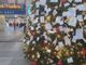 Speranze e desideri nelle lettere appese all'albero di Natale di Porta Nuova