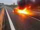 Stupinigi, attimi di paura: auto prende fuoco sulla tangenziale