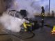 auto in fiamme