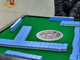 scene di gioco d'azzardo su tavolo verde