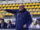 Coach di basket a bordo campo