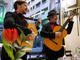 Serenate al tavolo per San Valentino all'Osteria Rabezzana: lo spettacolo con Simone Campa e Angelo Palma