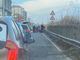 Scontro tra auto e moto in via Tirreno: un ferito trasportato in ospedale