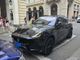 Maleducazione su ruote in centro Torino: Maserati in sosta sulle strisce