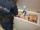 Cibo mal conservato, la municipale sequestra 90 kg di carne e pesce in un ristorante giapponese