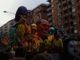 Dalla mascherina alle maschere, in corso Traiano cresce la voglia di Carnevale: “Festeggiamo contro la paura”