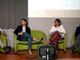 persone sedute a una presentazione