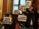 Espulso dalla Sala Rossa tutto il centrosinistra in protesta, esposti cartelli:&quot;#TorinodicesiallaTav&quot;