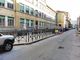 La scuola Vittorino da Feltre diventa &quot;car free&quot;: zona 20 e dossi per ridurre la velocità su tutta l'area