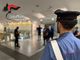 Viaggiava sulla metro con due panetti di hashish al posto del biglietto: denunciato