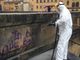 Lunedì intervento straordinario di rimozione delle scritte sui muri degli edifici pubblici