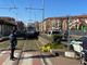 donna investita da un tram