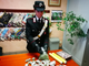 Carabinieri citofonano al pusher, lui lancia la droga dal balcone: arrestato a Caselette