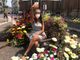 “Ripartiamo con un fiore”: in piazza Carignano una panchina floreale per invitare i torinesi a vivere all’aperto [FOTO e VIDEO]