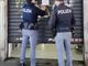 chiusura di due locali da parte di agenti di Polizia