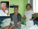 Il difensore centrale del Toro, Lyanco, nel suo letto d'ospedale a Chivasso con Susanna Barraco del reparto otorinolaringoiatria, in attesa dell'intervento del chirurgo Libero Tubino (nel riquadro)