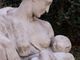 I portici di via Po nel segno della fotografia di Laura Cantarella: ritratte le sculture di Edoardo Rubino