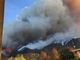 Incendi in val di Susa: venti vigili del fuoco bloccati tra le fiamme