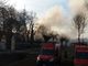 Grosso incendio in Strada del Portone a Torino, sul posto subito tre squadre di Vigili del Fuoco e tre autobotti. Alle ore 17 rientra l'allarme (FOTO)
