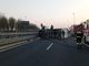Mezzo pesante si ribalta sul raccordo Torino-Pinerolo: traffico paralizzato