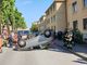 Venaria, incidente rocambolesco in corso Matteotti: un'auto si ribalta [FOTO]