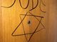 Scritte antisemite sulla porta di casa di Marcello Segre, indaga la procura