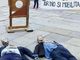 I manichini di Renzi e Poletti decapitati alla Reggia di Venaria