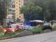 Il monopattino finisce contro un bus, ferita una ragazza di 21 anni