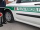Danneggia i vetri a due auto: arrestato dalla municipale