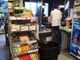 Coronavirus, separè in plexigass alle casse dei supermercati di Torino