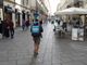 Curiosità a Torino, in via Garibaldi passa Google maps. A piedi [VIDEO]