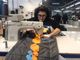 Operaia al lavoro