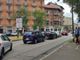 Parcheggiare a centro strada vizio che non passa di moda, specie tra Campidoglio e Parella