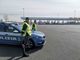 A piedi in autostrada, coppia svizzera multata sulla A5