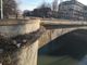 Bottiglie, siringhe e rifiuti abbandonati: entro febbraio la pulizia di Ponte Mosca