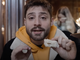 ragazzo che mangia