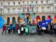 presidio sindacale davanti al Comune di Torino con bandiere e manifestanti