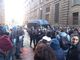 La sinistra studentesca contro il Burger King: &quot;Fuori i privati dall'università&quot;. Poi la protesta al rettorato di Torino (FOTO e VIDEO)