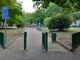 Sistemate le recinzioni ai giardini Buscalioni e Toti