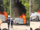 Rivoli, la dimostrazione dei vigili del fuoco è un disastro: il mezzo prende fuoco davanti ai bambini