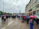 Code con ombrelli all'ingresso dell'Oval e Lingotto Fiere