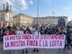 Manifestazione di lavoratori davanti alla Prefettura