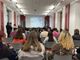 Ragazzi seduti in aula