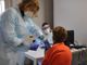 Covid, oggi 16.835 vaccinati. Nelle scuole sono in aumento focolai e quarantene