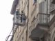 Paura in via Cernaia a Torino: donna minaccia di buttarsi da un palazzo