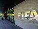 La Fifa: estensione dei contratti, accordi coi giocatori per gli stipendi e finestra di mercato più lunga